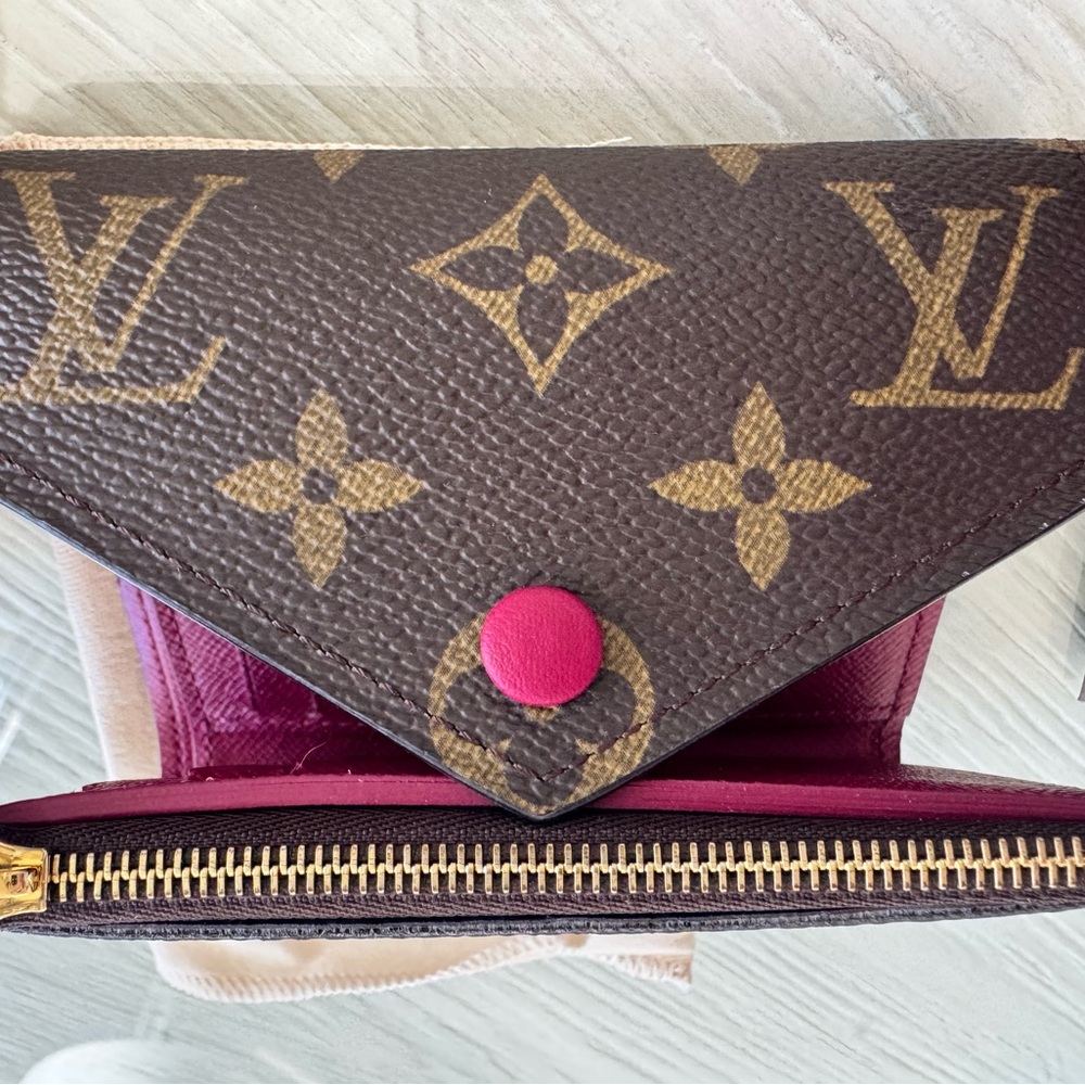Louis Vuitton Victorine Wallet in Monogram Fuschia - Picture 10 of 12